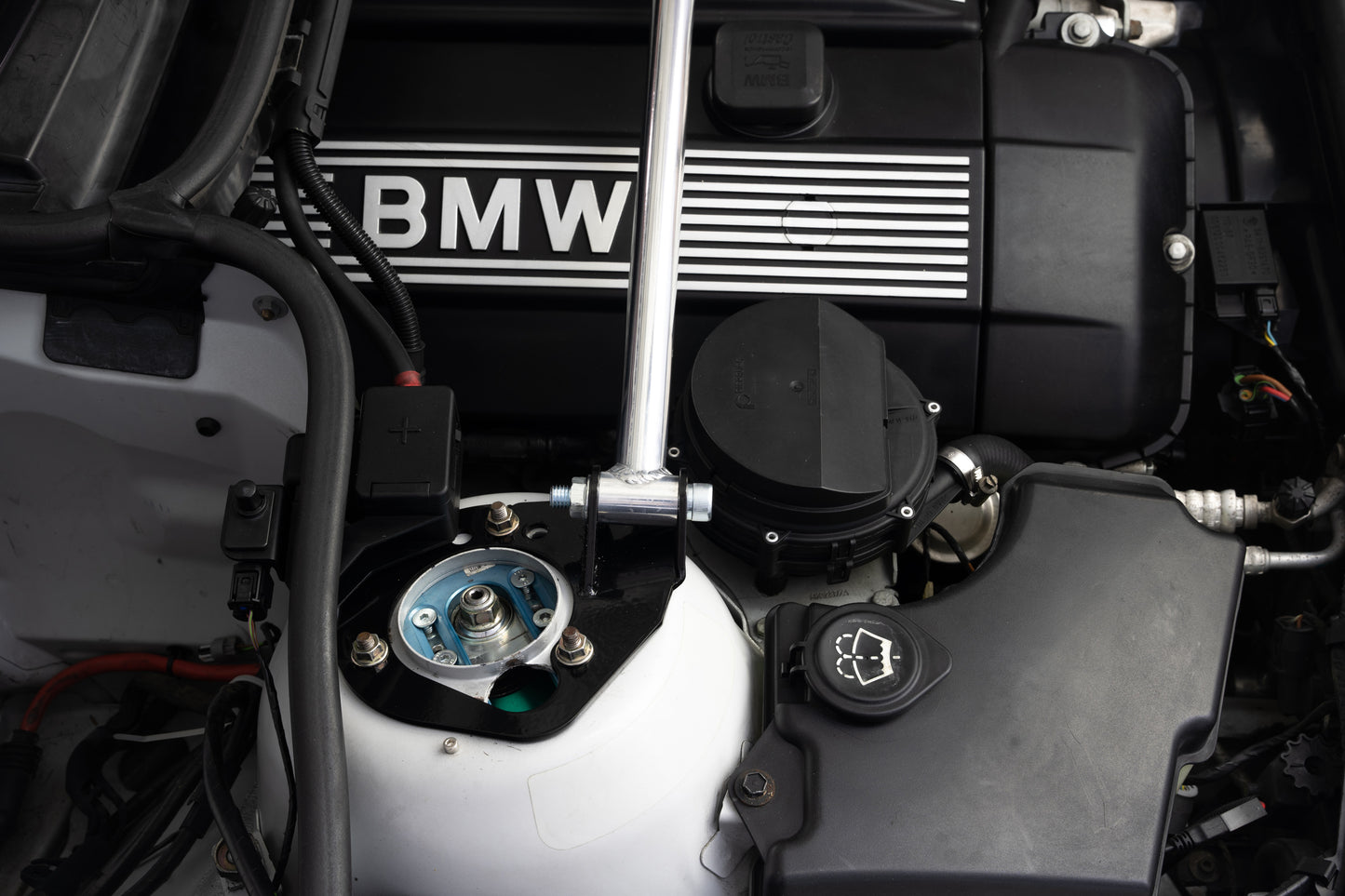 Increase Rigidity Reduce Chassis Flex 3-piece Bolt On Strut Bar.