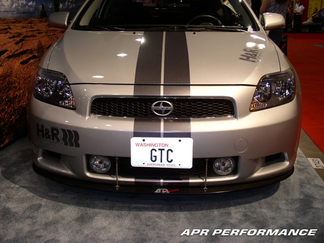 APR Performance Carbon Fiber Wind Splitter With Rods - CW-520018-C-Dub Tech