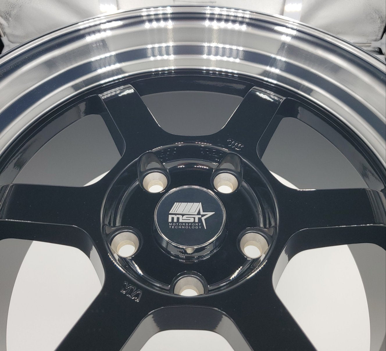 MST Wheels - MT01T Gloss Black Machined Lip 16x8