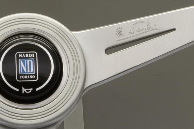Nardi Classic - 360mm (Mahogany Wood w/ Satin Spokes)