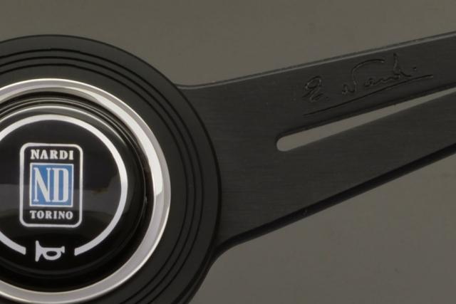 Nardi Classic - 390mm (Black Leather / Black Spokes w/ Grey Stitching)