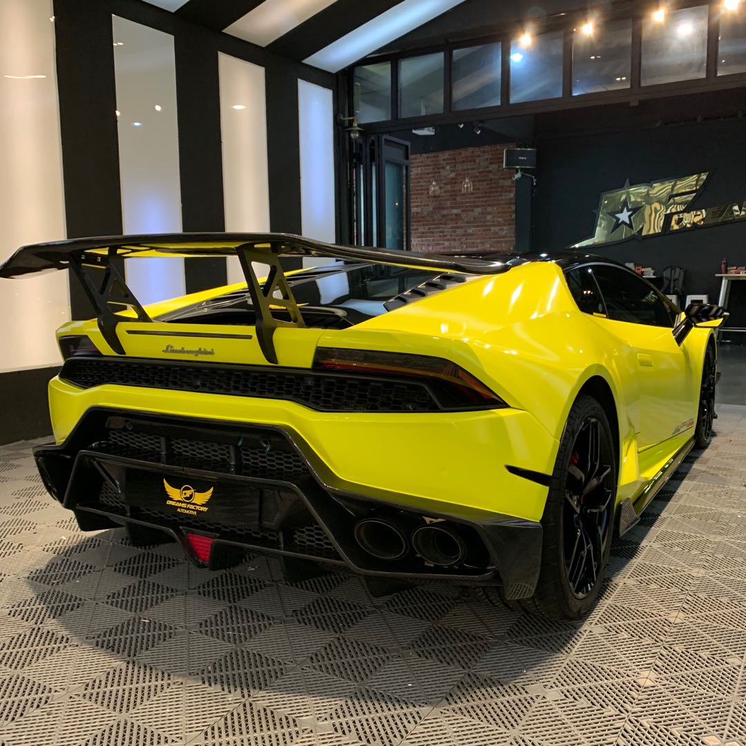 CMST Carbon Fiber Rear Bumper & Diffuser for Lamborghini Huracan LP610