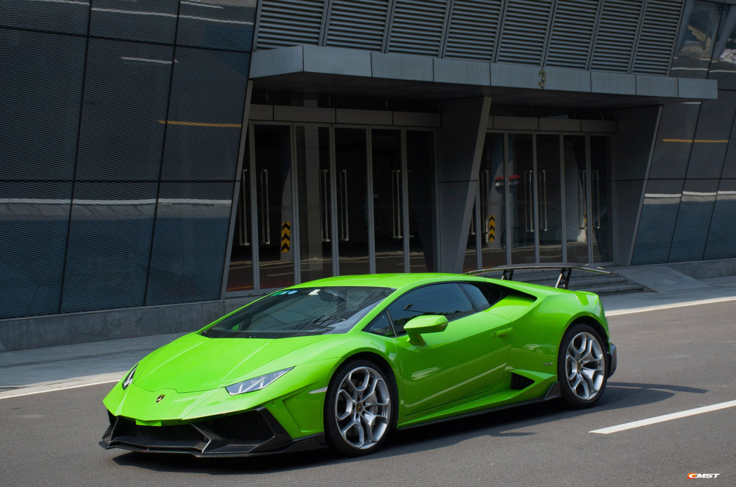 CMST Carbon Fiber Side Skirts for Lamborghini Huracan LP610
