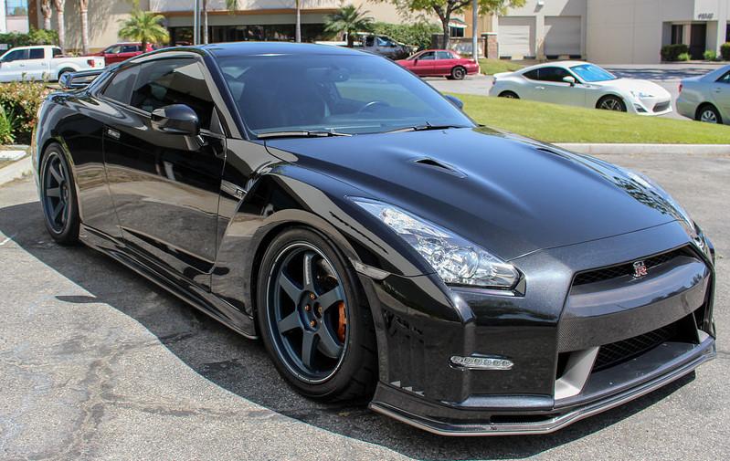 N-Tune Side Skirts (CF): 2009-2020 Nissan R35 GTR
