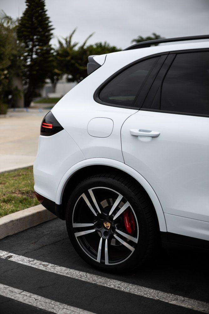 Gloss Paint Metallic White