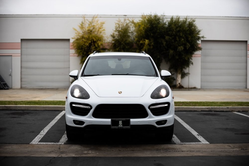 Gloss Paint Metallic White