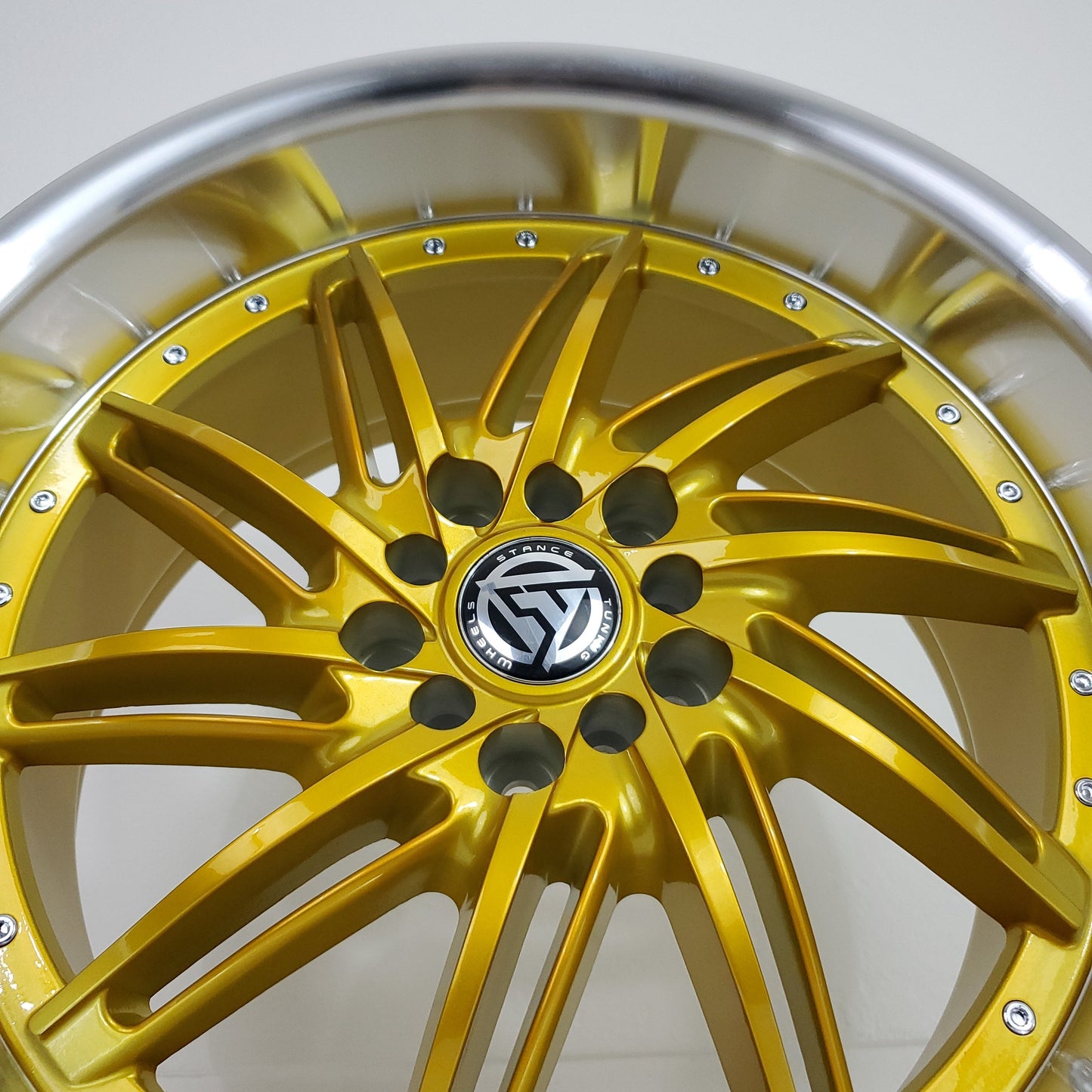 Stance Tuning Wheels - STR1 Directional (Right) Candy Gold Machined Lip 18x9