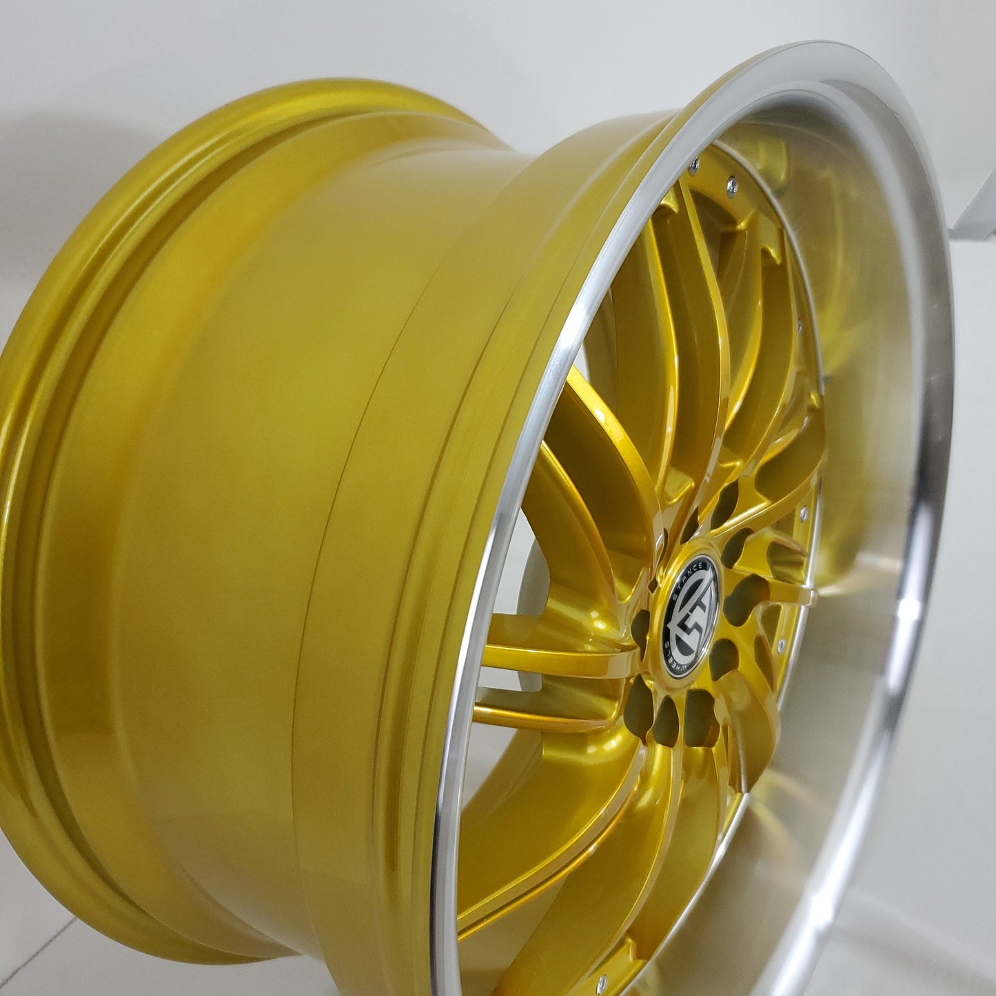 Stance Tuning Wheels - STR1 Directional (Right) Candy Gold Machined Lip 18x9