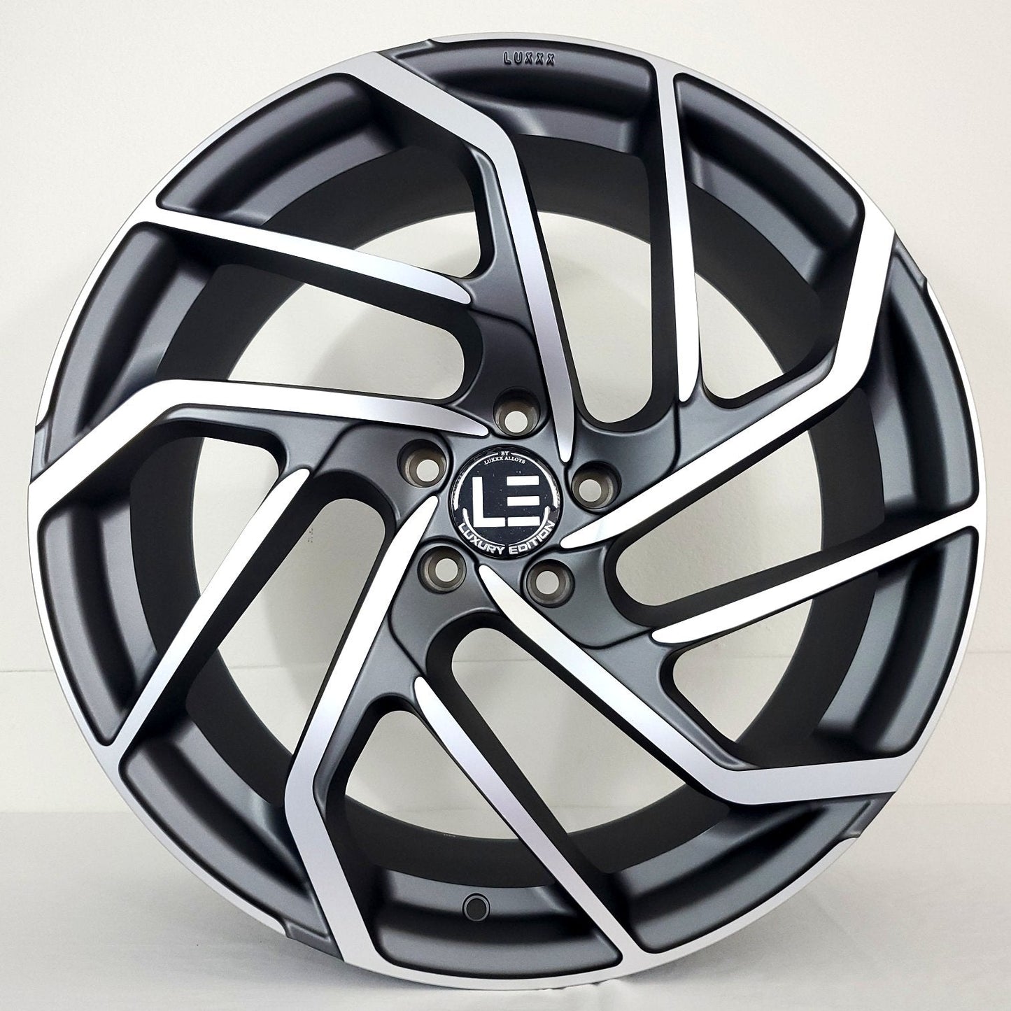 Luxxx Wheels - LE15 Gunmetal Machined Face 20x9
