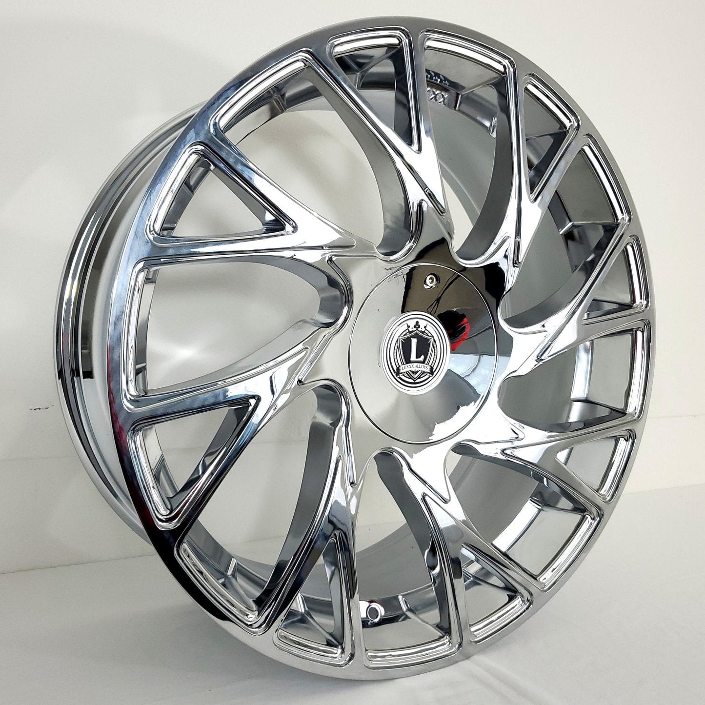Luxxx Wheels - LUX32 Chrome 22x9