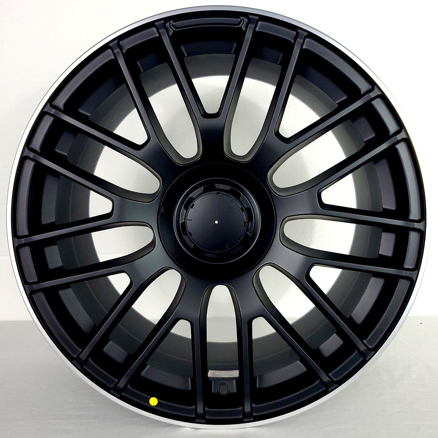 Replica Wheels - MB8V2 Matte Black Machined Tip 18x9