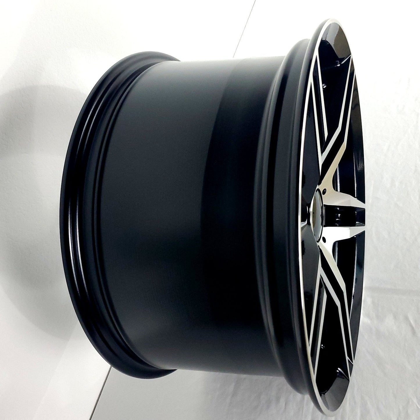 Replica Wheels - MB3 Gloss Black Machined Face 18x9.5