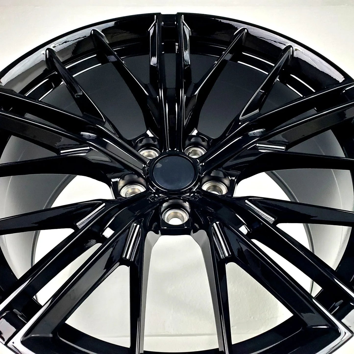 Replica Wheels - CH6 Gloss Black 20x10