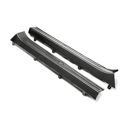 Seibon 09-10 Nissan GTR R35 OEM Style Carbon Fiber Door - DS0910NSGTR