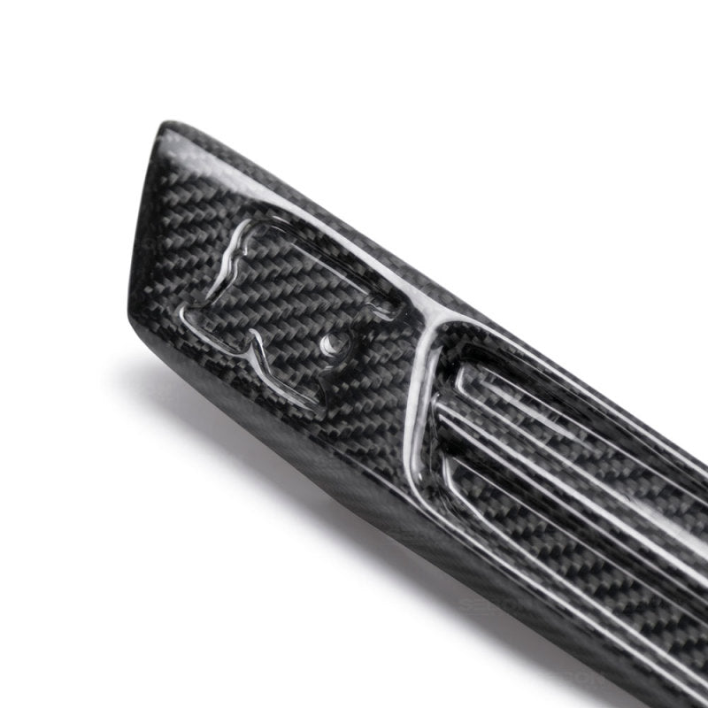Seibon 09-10 Nissan GTR R35 Carbon Fiber Fender Duct Logos - FDL0910NSGTR