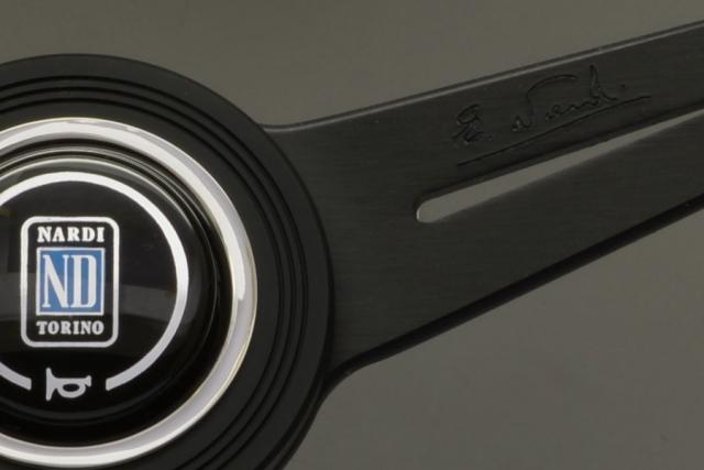 Nardi Classic - 360mm (Black Suede / Black Spoke w/ Black Stitching)