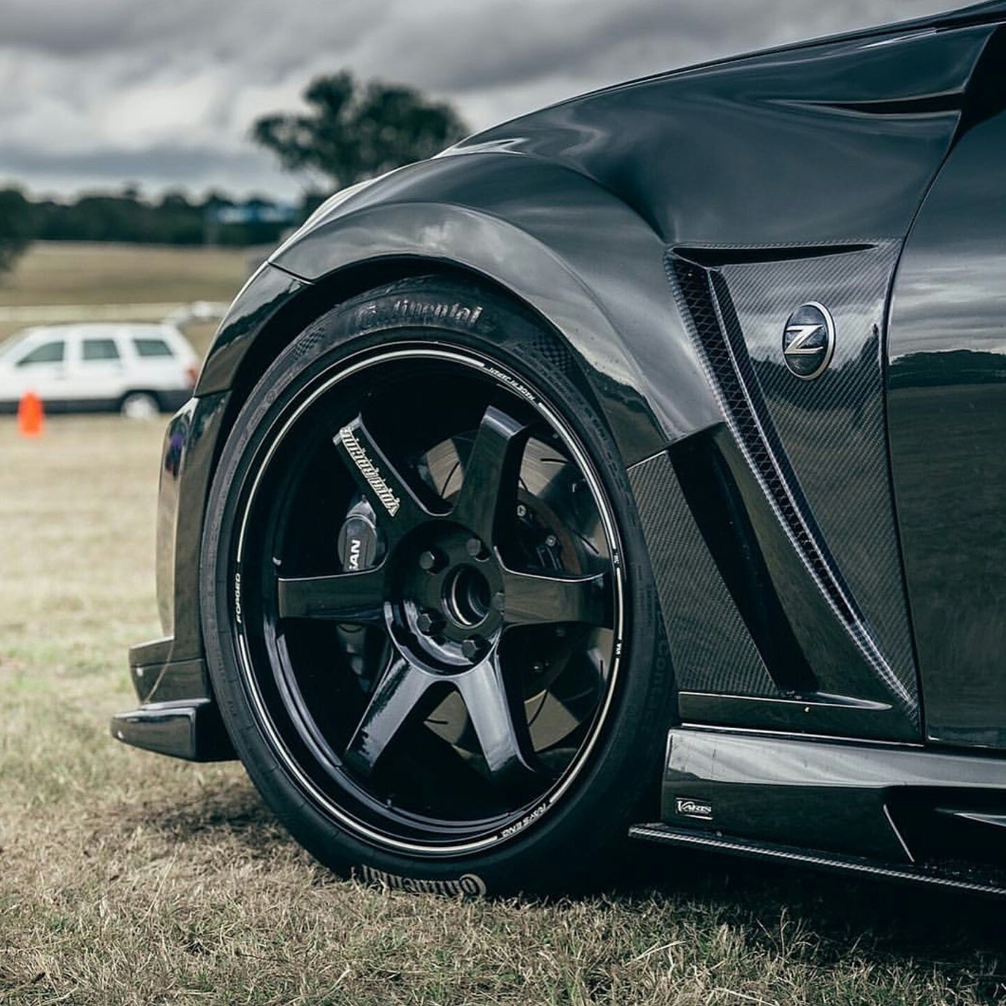 Varis Arising-II Style Front Fenders - Nissan 370Z