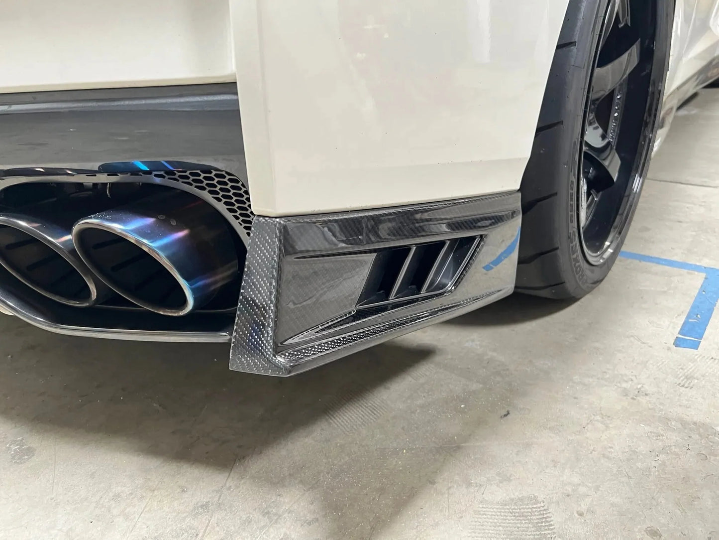 N-Tune Spec T Rear Bumper Lower Side Cover (CF):2017-2022 NISSAN R35 GTR