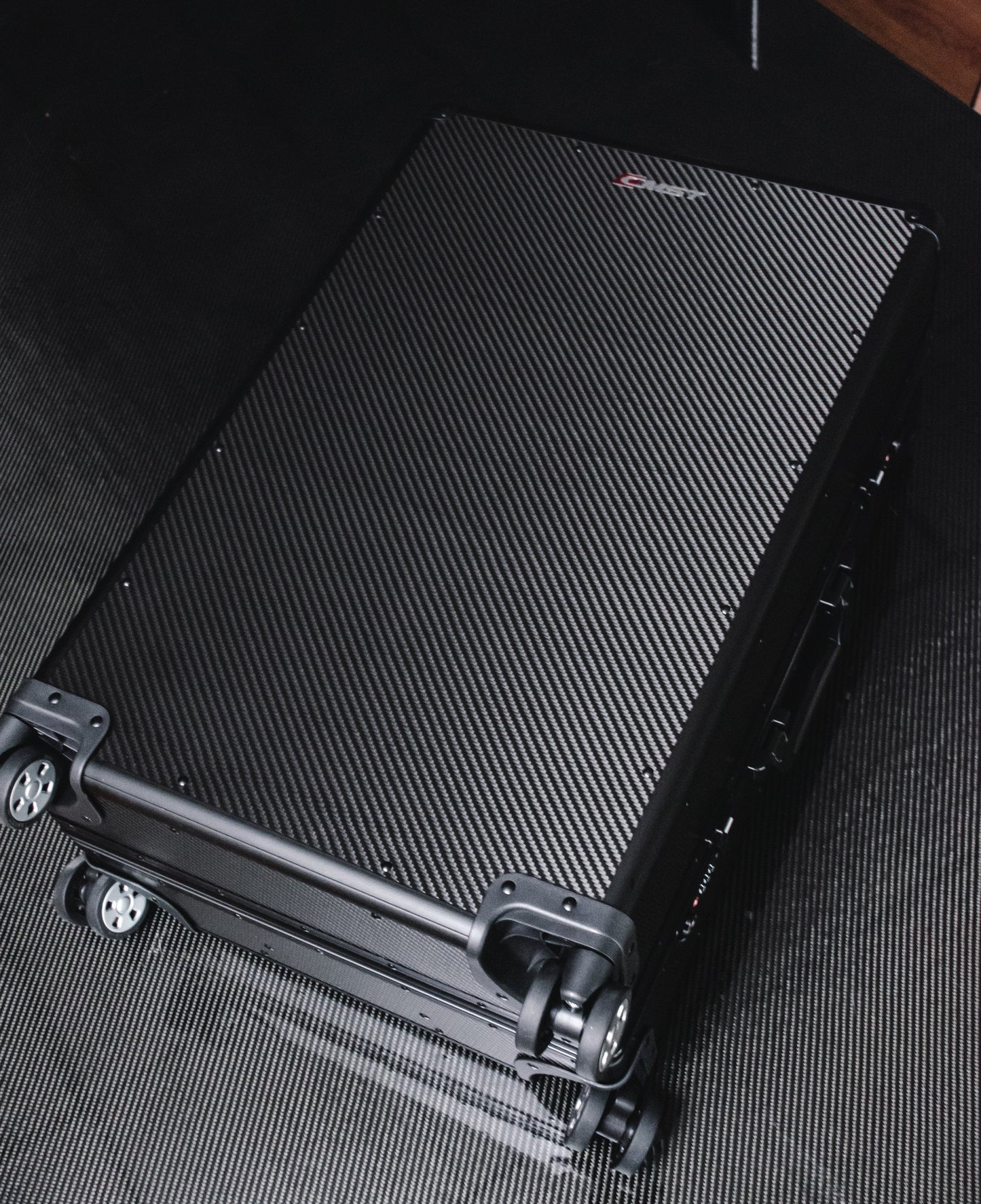 CMST DRY CARBON FIBER SUITCASE