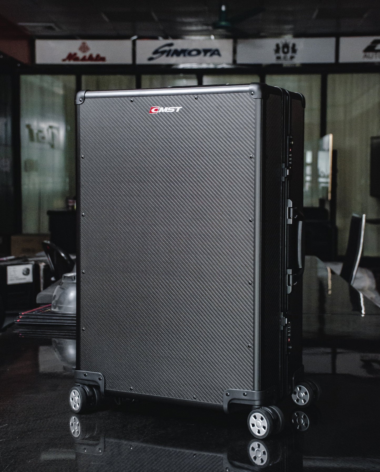 CMST DRY CARBON FIBER SUITCASE