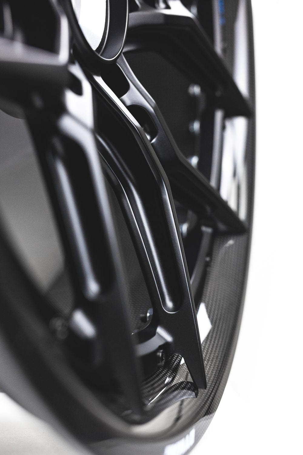 Brixton CM5-R Carbon+ Series 2-Piece Forged Wheel