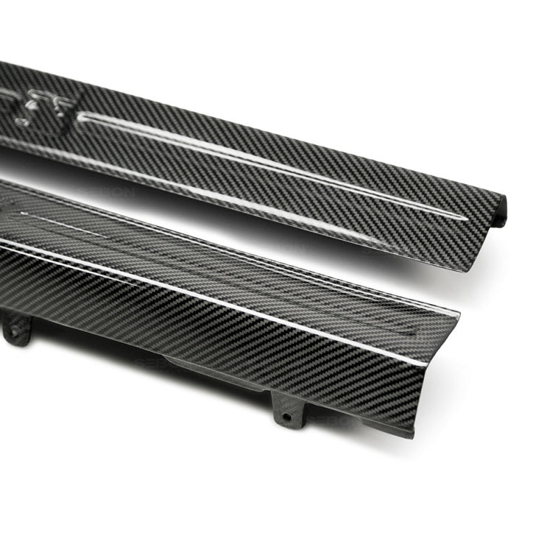 Seibon 09-10 Nissan GTR R35 OEM Style Carbon Fiber Door - DS0910NSGTR
