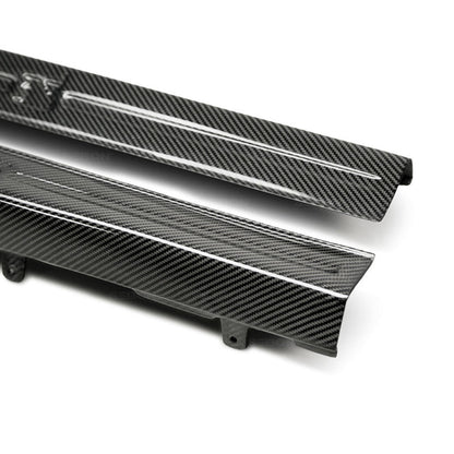 Seibon 09-10 Nissan GTR R35 OEM Style Carbon Fiber Door - DS0910NSGTR