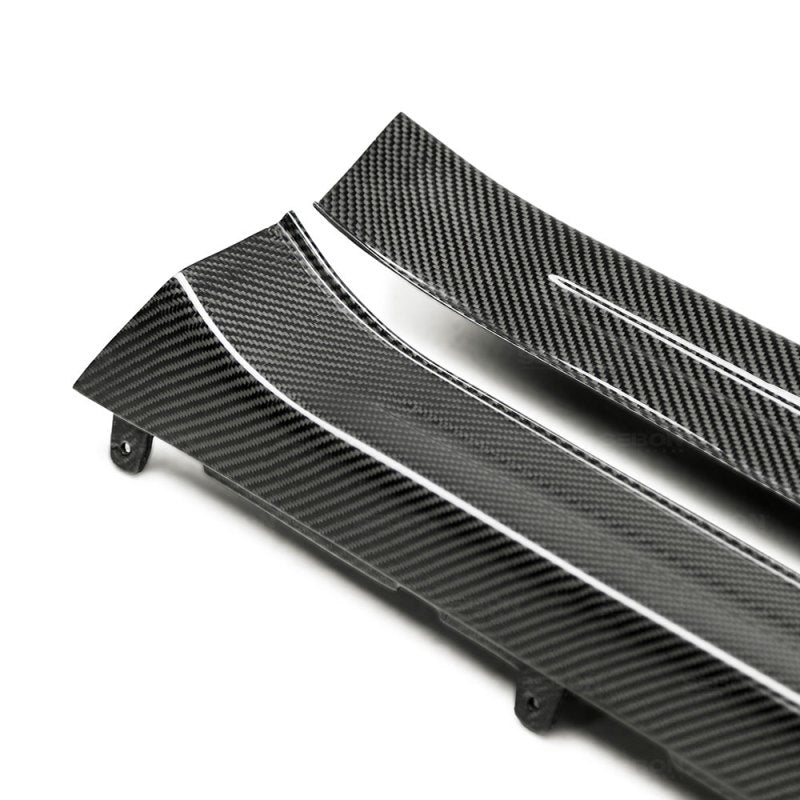 Seibon 09-10 Nissan GTR R35 OEM Style Carbon Fiber Door - DS0910NSGTR
