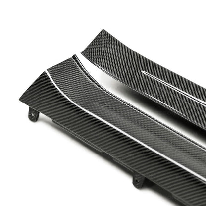 Seibon 09-10 Nissan GTR R35 OEM Style Carbon Fiber Door - DS0910NSGTR