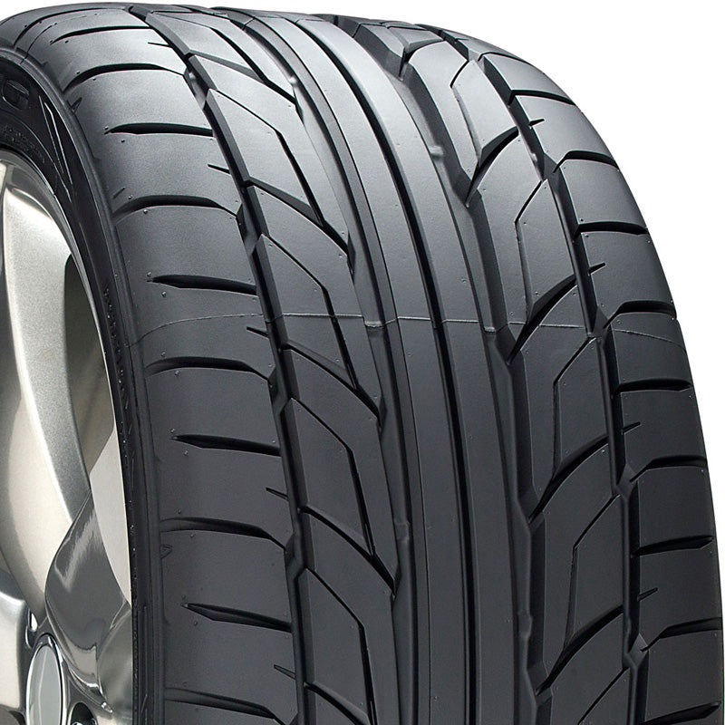 Nitto NT555 G2 Tire 245/30 R20 90WxL BSW