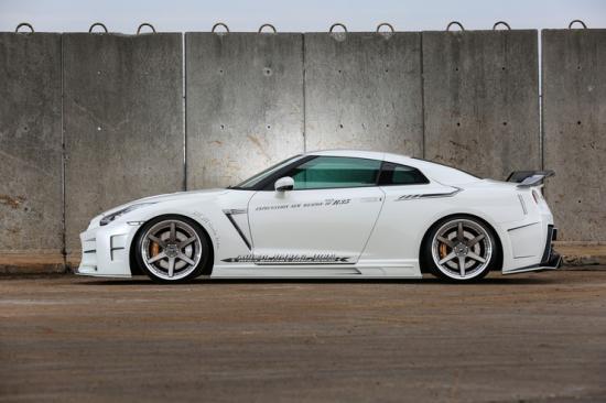 Kuhl Side Steps (Regular Grade) for 2009-16 Nissan GT-R [R35]