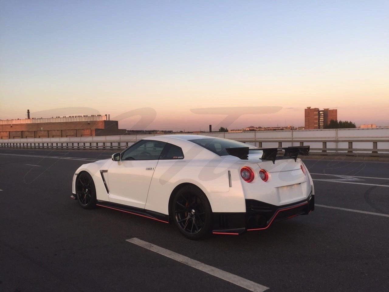 N-Tune Side Skirts (FRP): 2009-2020 NISSAN R35 GTR