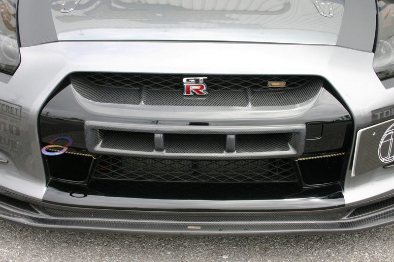 Top Secret Grill and Intercooler Duct (Half Carbon) for 2011-16 Nissan GT-R [R35]