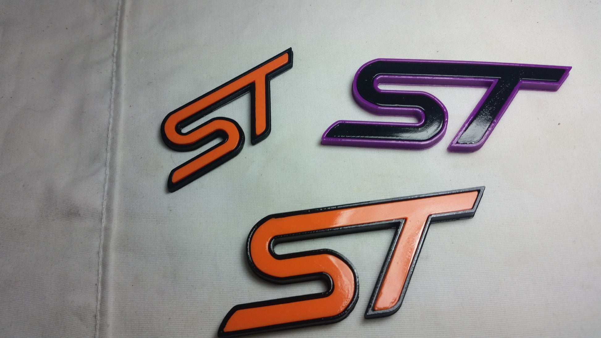 2013-2019+ Ford Focus ST / Fiesta ST Two-Tone "ST" Emblem-C-Dub Tech