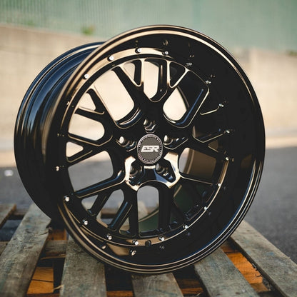 CS11 Gloss Black